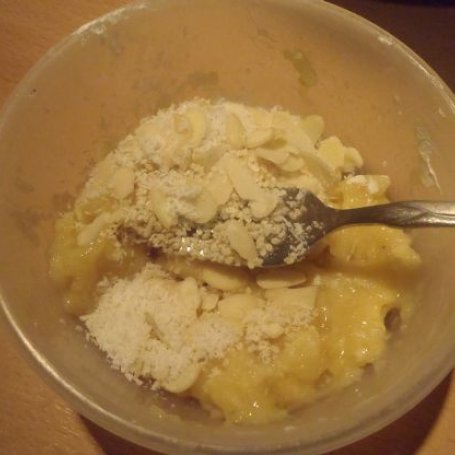 Krok 2 - Maca z serkiem bananowym foto
