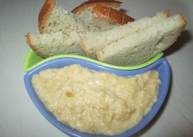 Fotografia przedstawiająca Maczanka do pieczywa  (fondue)