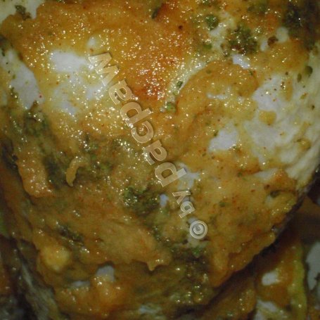 Krok 8 - Majerankowo-czosnkowy kurczak pieczony na butelce foto