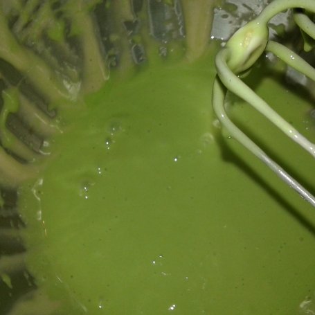 Krok 6 - Majonezowa baba z odcieniem zieleni z żurawiną suszoną foto