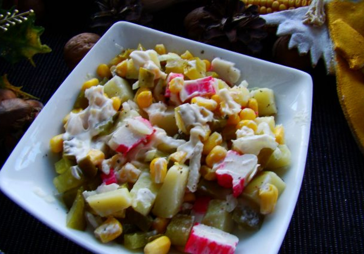 Majonezowa sałtaka z surimi i warzywami foto