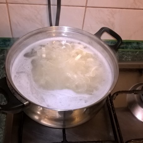 Krok 1 - Makaron a'la carbonara ze śmietaną foto