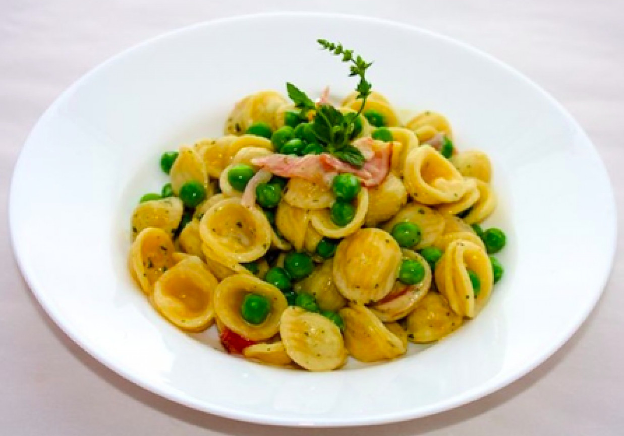 Makaron orecchiette pugliesi z szynką, groszkiem i miętą DoradcaSmaku.pl