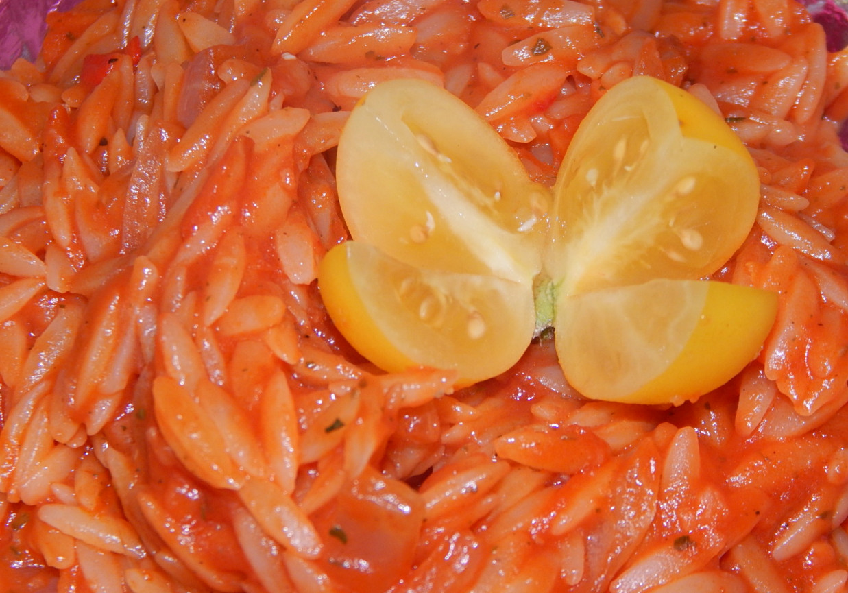Makaron orzo w sosie pomidorowym a'la risotto foto