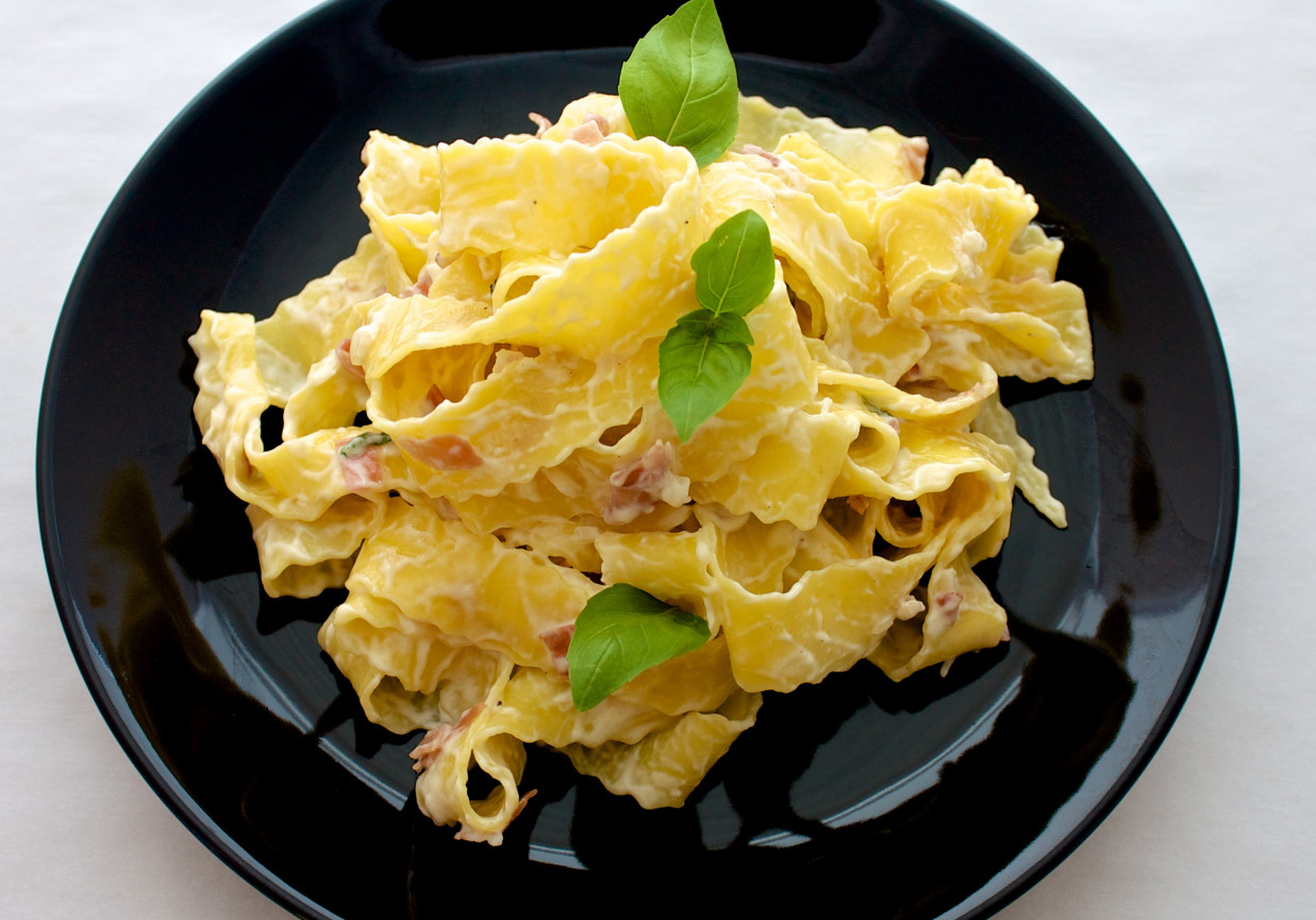 Makaron pappardelle z szynką DoradcaSmaku.pl