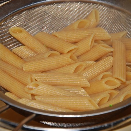 Krok 3 - Makaron penne z sosem brokułowym foto