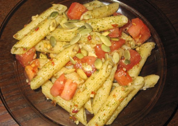 Fotografia przedstawiająca Makaron peperoncini z pomidorami