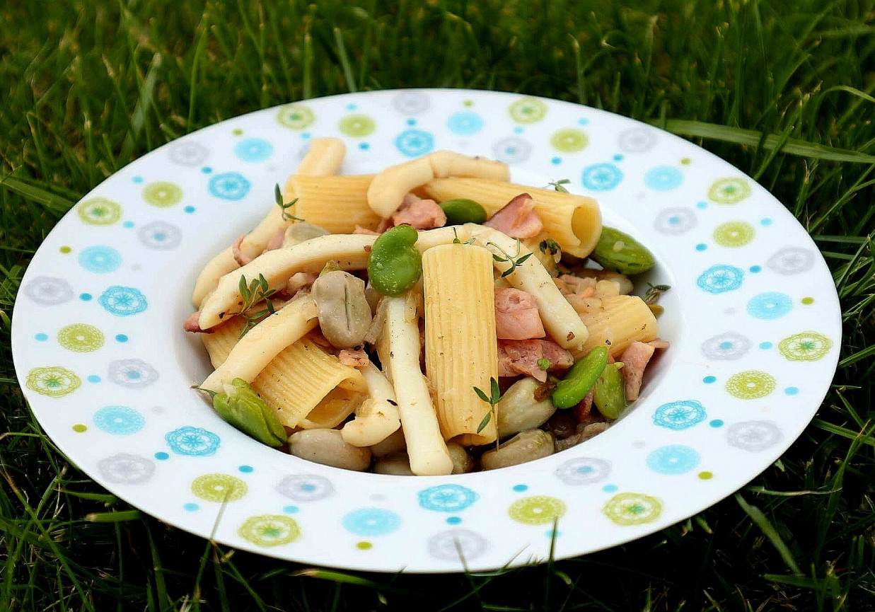 Makaron rigatoni z bobem i kalmarami DoradcaSmaku.pl