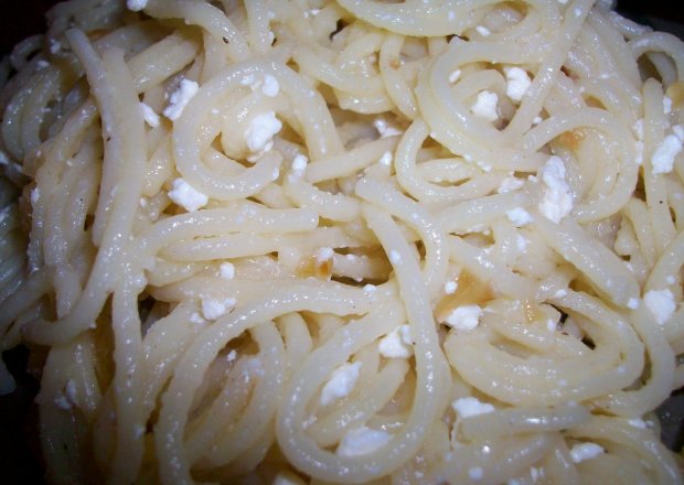 Fotografia przedstawiająca makaron spagetti z serem