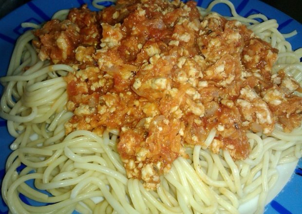 Fotografia przedstawiająca Makaron spagetti z sosem mięsnym