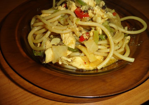 Fotografia przedstawiająca Makaron spaghetti po chińsku
