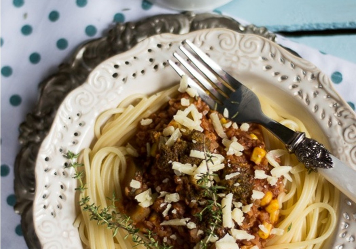 Makaron Spaghetti Z Kaszą I Brokułami W Sosie Pomidorowym - DoradcaSmaku.pl