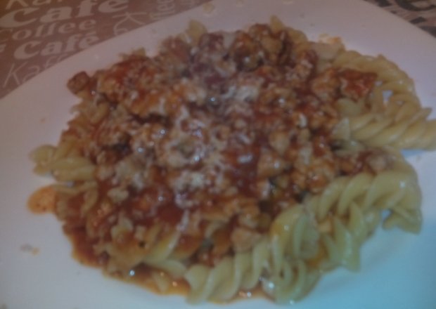 Fotografia przedstawiająca Makaron świderki alla Spaghetti bolognese - bezglutenowe