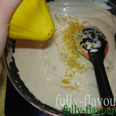 Krok 2 - Makaron szpinakowy z brukselkami w sosie cytrynowym foto