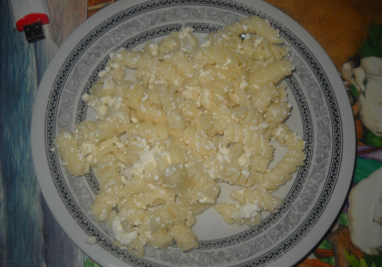 Makaron z białym serem i nutą majeraku foto