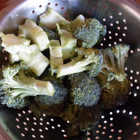 Krok 1 - Makaron z brokulami i cukinia w sosie brokulowym foto