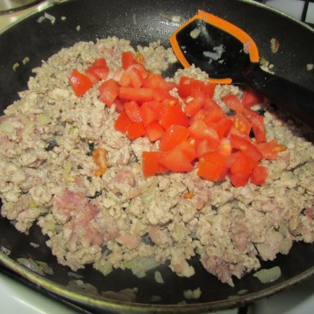 Krok 3 - Makaron z czosnkiem niedźwiedzim i warzywami foto