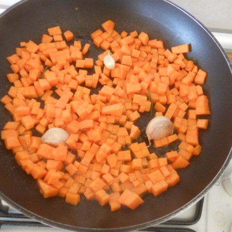 Krok 2 - Makaron z dynią, szałwią i boczkiem foto