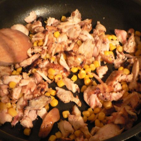 Krok 3 - Makaron z grillowanym mięsem foto