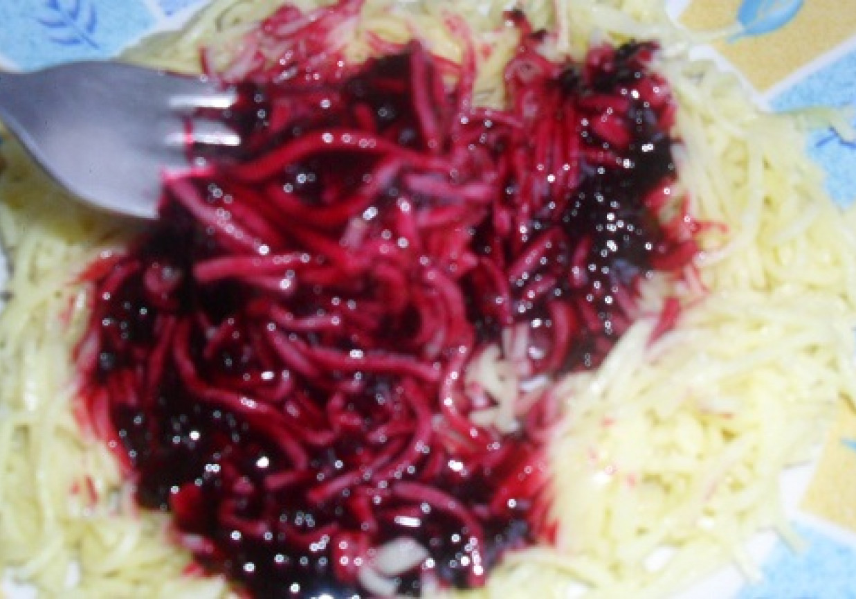 Makaron z jagodami foto