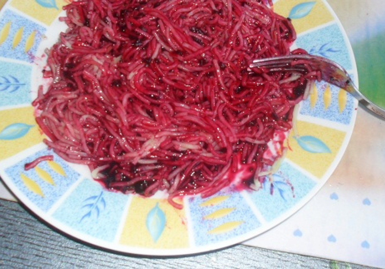 Makaron z jagodami foto