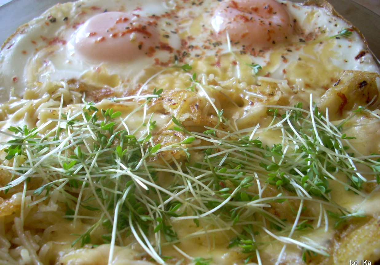 Makaron z jajkiem na kolację foto