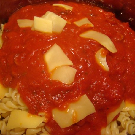Krok 3 - Makaron z kabanosami i sosem pomidorowym foto