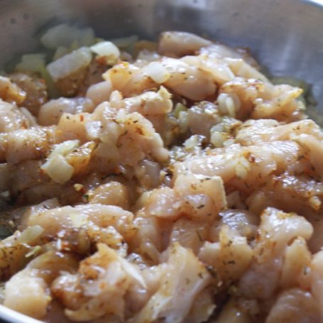 Krok 2 - Makaron z kurczakiem i pesto foto