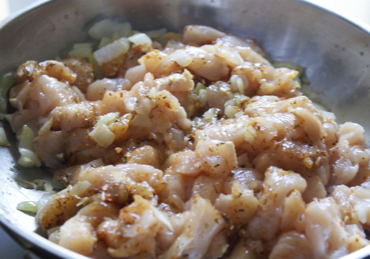 Makaron z kurczakiem i pesto foto