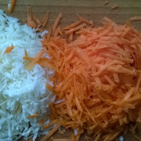 Krok 2 - Makaron z kurczakiem w warzywnym sosie foto
