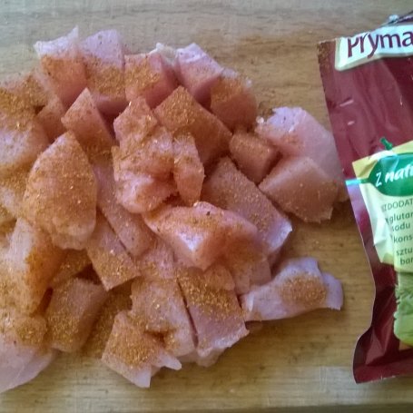 Krok 5 - Makaron z kurczakiem w warzywnym sosie foto