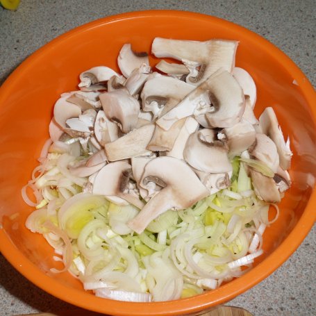 Krok 1 - Makaron z mielonym foto