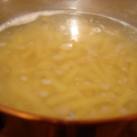 Krok 6 - Makaron z mięsem i kapustą oraz pieczarkami foto
