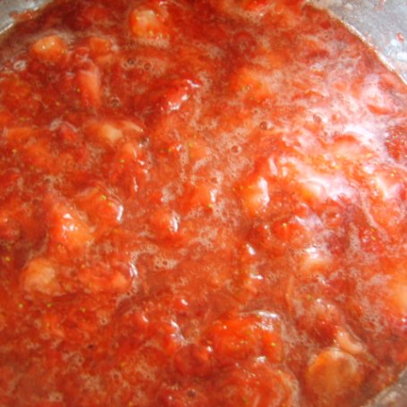 Krok 2 - makaron z owocami foto