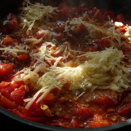 Krok 4 - Makaron z pomidorami i szynką szwarcwaldzką foto