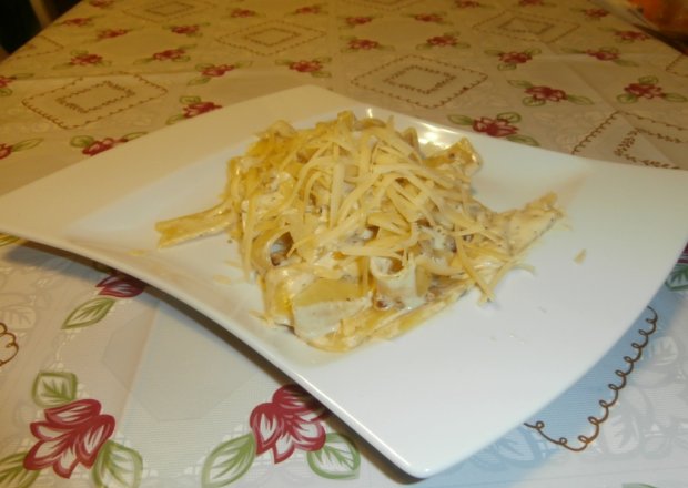 Fotografia przedstawiająca makaron z sosem mascarpone