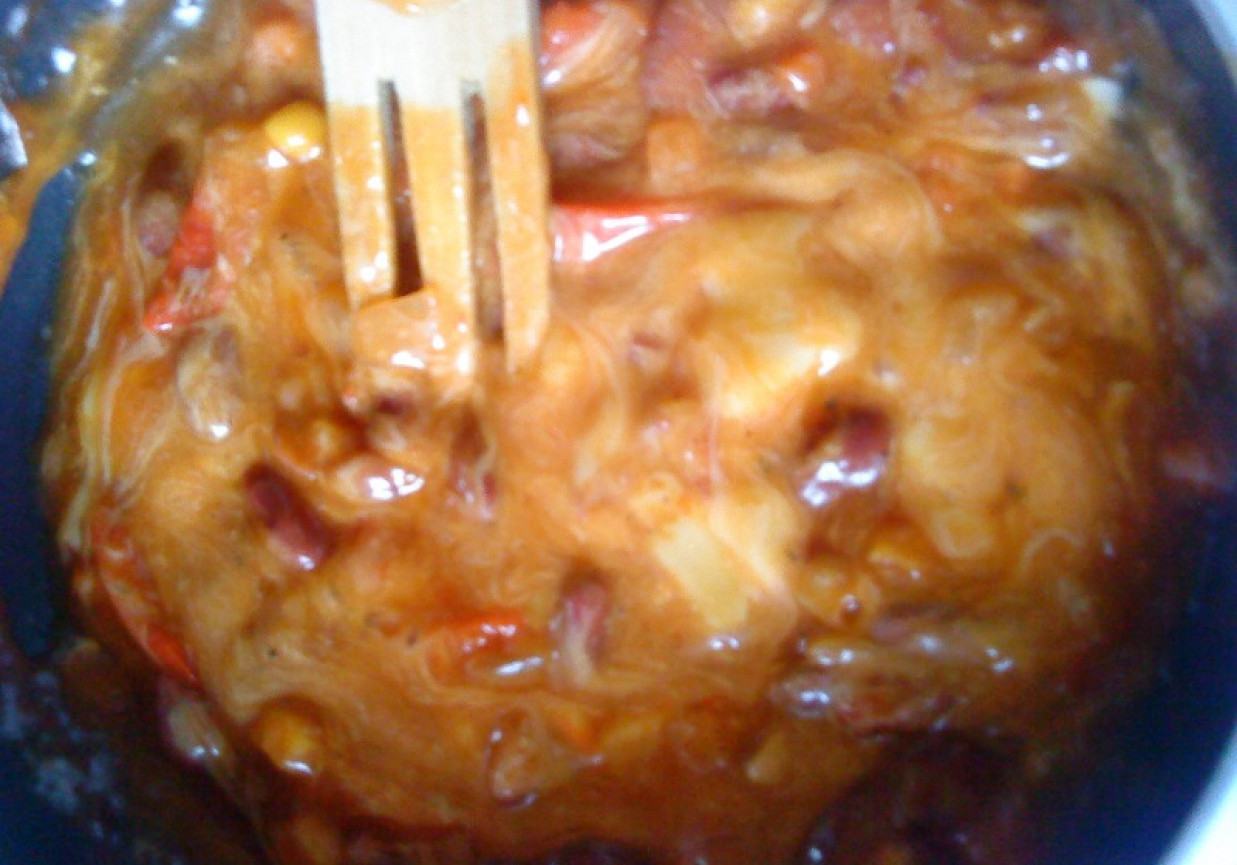 Makaron z sosem meksykańsko-serowym foto