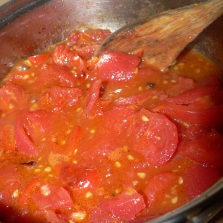 Krok 2 - Makaron z sosem paprykowo-pomidorowym foto