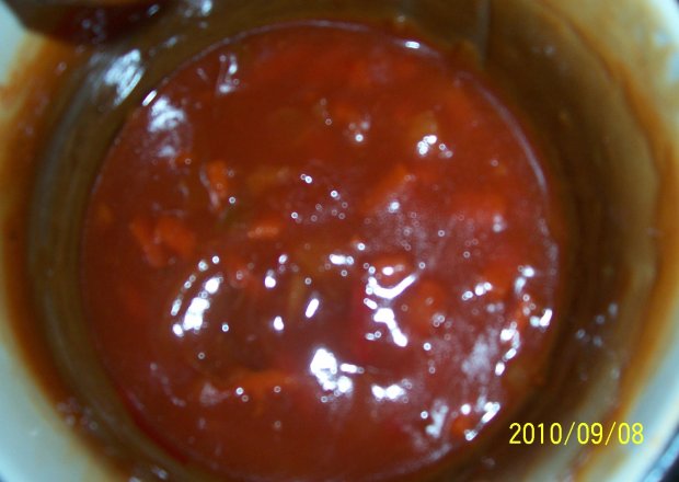 Fotografia przedstawiająca makaron z sosem po bolońsku