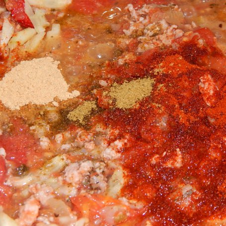 Krok 5 - Makaron z sosem pomidorowo-ogorkówym foto