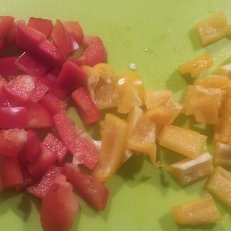 Krok 1 - Makaron z sosem pomidorowo-paprykowym foto