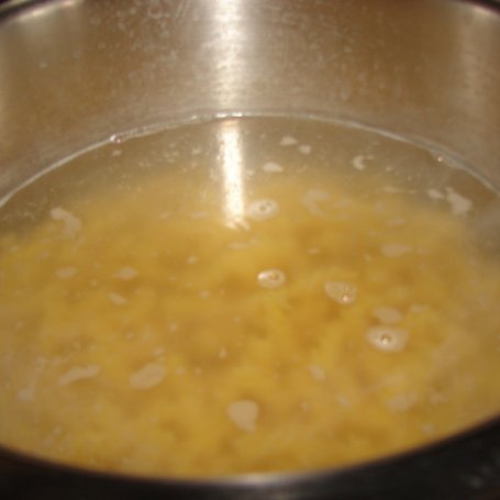 Krok 3 - Makaron z sosem truskawkowym foto