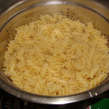Krok 4 - Makaron z sosem truskawkowym foto