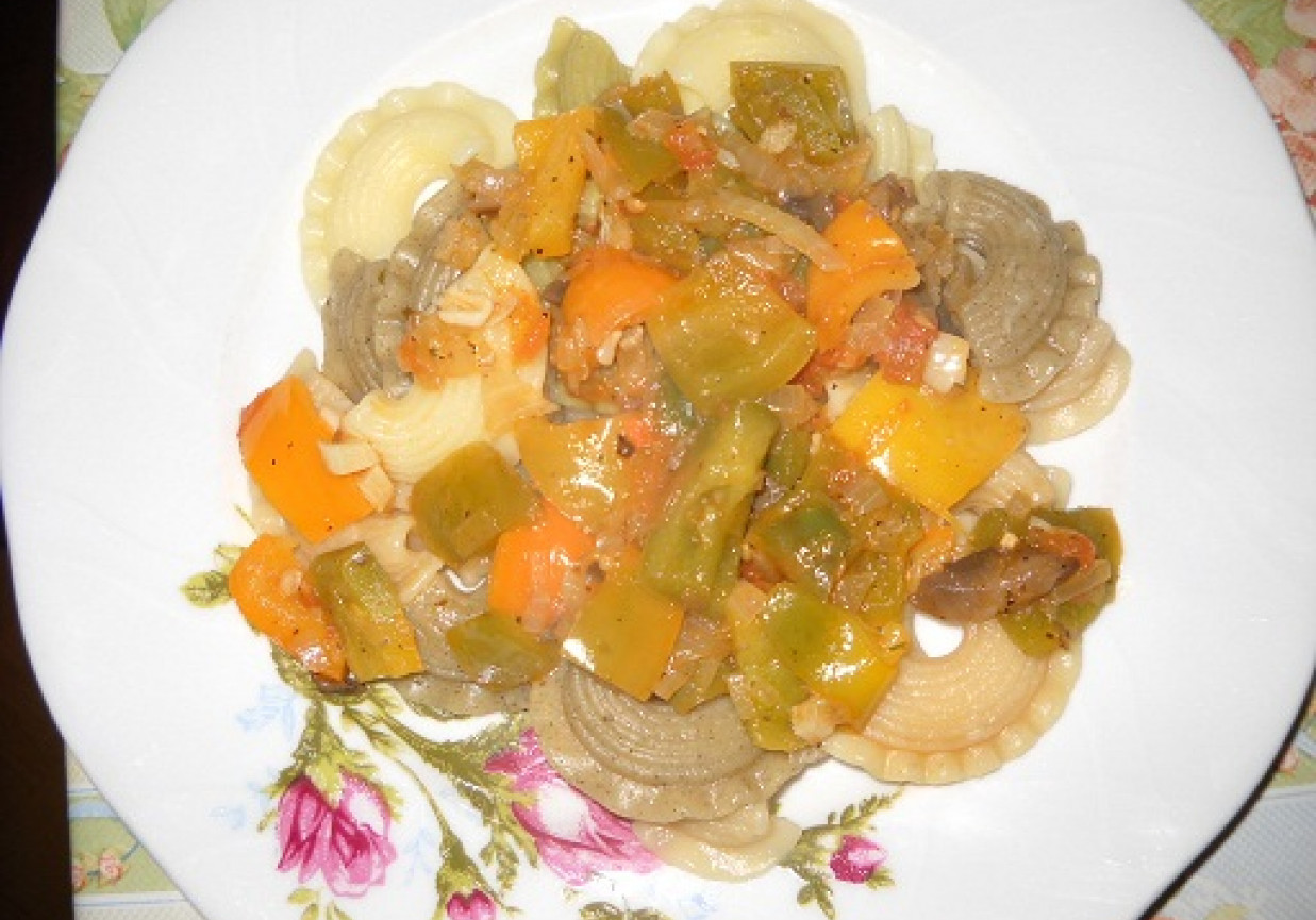 makaron z sosikiem foto