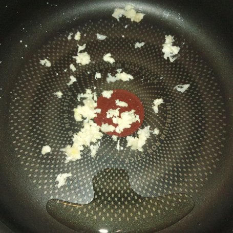 Krok 1 - Makaron z szynką szwarcwaldzką i pomidorami foto