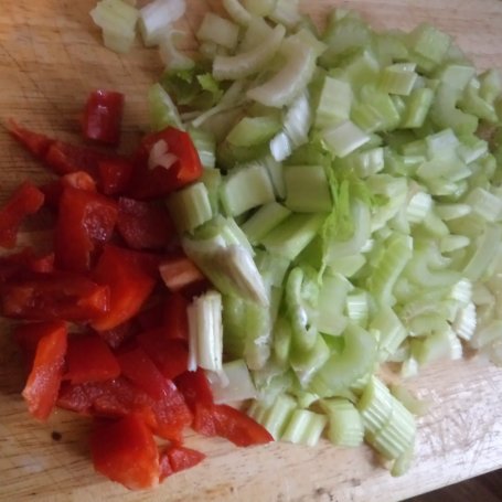 Krok 3 - Makaron z warzywami i pesto bazyliowym :) foto