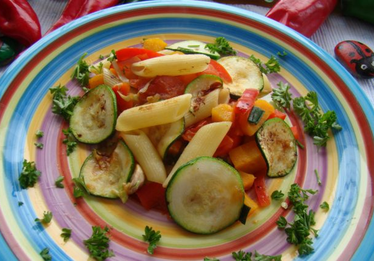 Makaron z warzywami  po prowansalsku foto