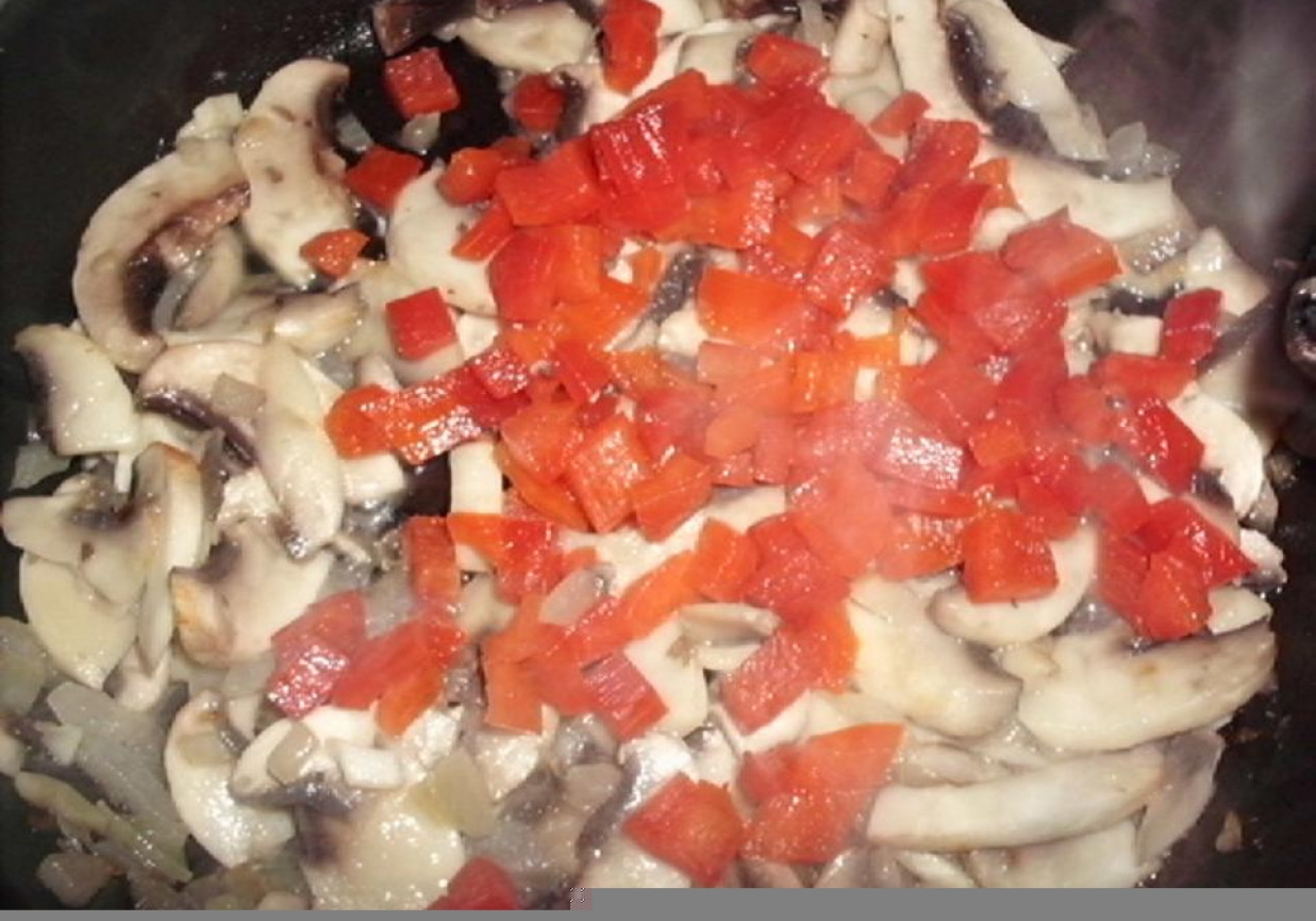 Makaron z warzywami z patelni DoradcaSmaku.pl