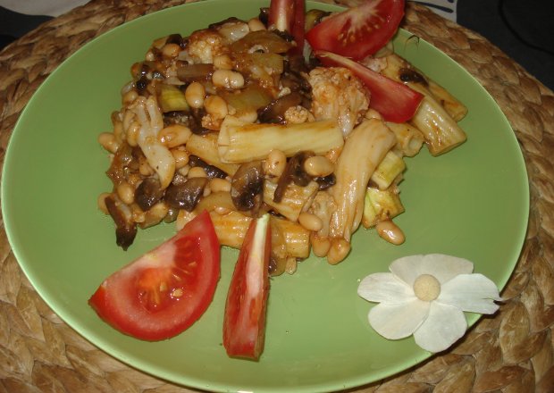 Fotografia przedstawiająca Makaron z warzywnym mixem