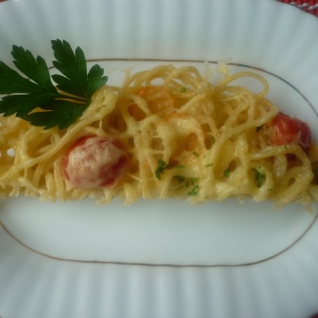 Krok 4 - Makaron zapiekany z żółtym serem foto